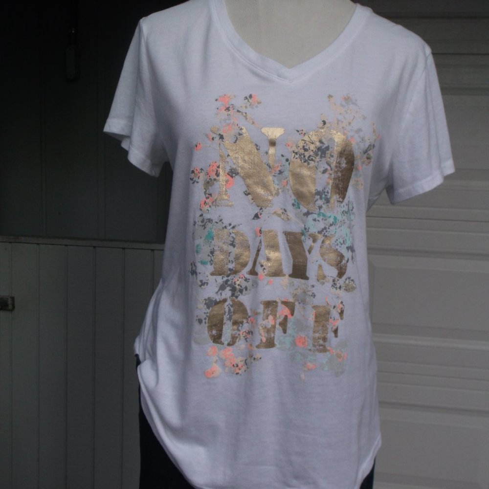 Tek Gear NO DAYS OFF  logo white short sleeve Tee